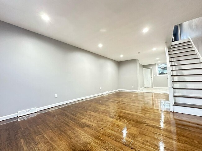 Building Photo - 3BD/1BA South Philly Home (Sec8 Vouchers A...