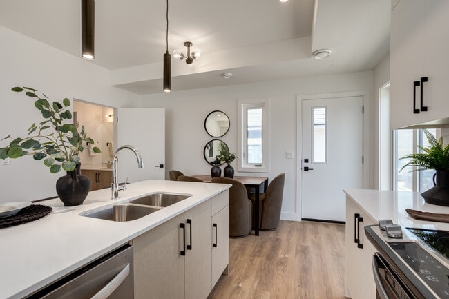 Building Photo - Modern 3-Bedroom Townhouse with Sophisticated Style