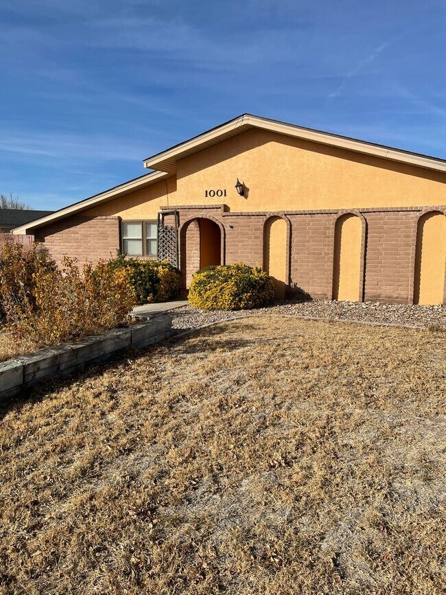 3 br, 2 bath House - 1001 De Bremond Dr. ... - 3 br, 2 bath House - 1001 De Bremond Dr.  ...