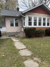 Building Photo - 2414 Mallery St