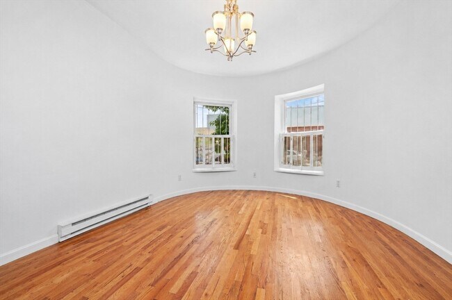 Foto del edificio - 881 Harrison Ave