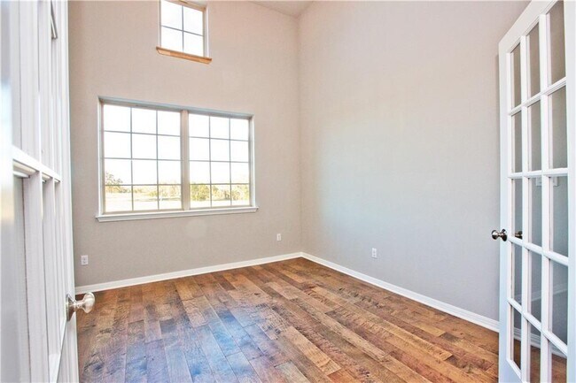 Foto del edificio - 337 Chisholm Trail