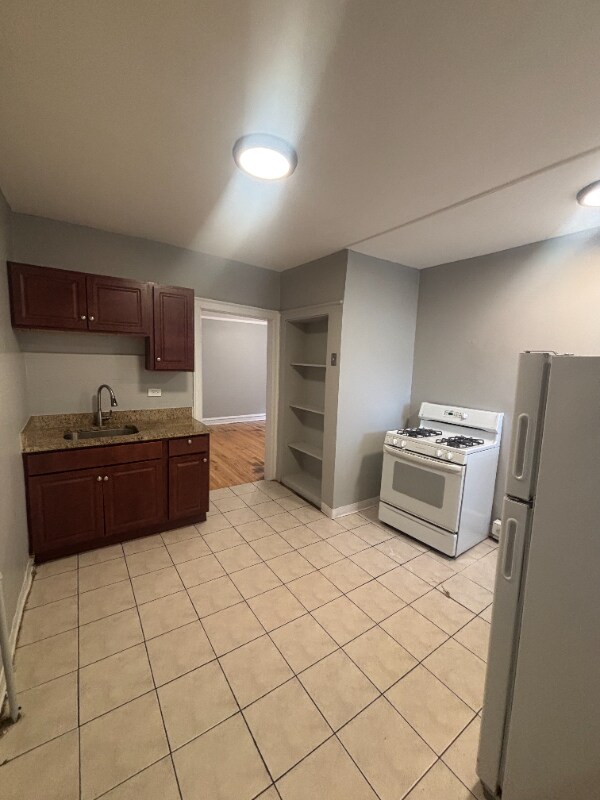 Foto principal - 8346-8348 S Maryland Ave
