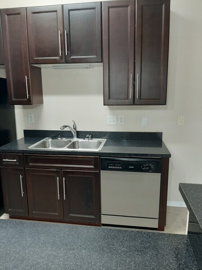 Foto del edificio - 155 N Pearl Lake Cswy