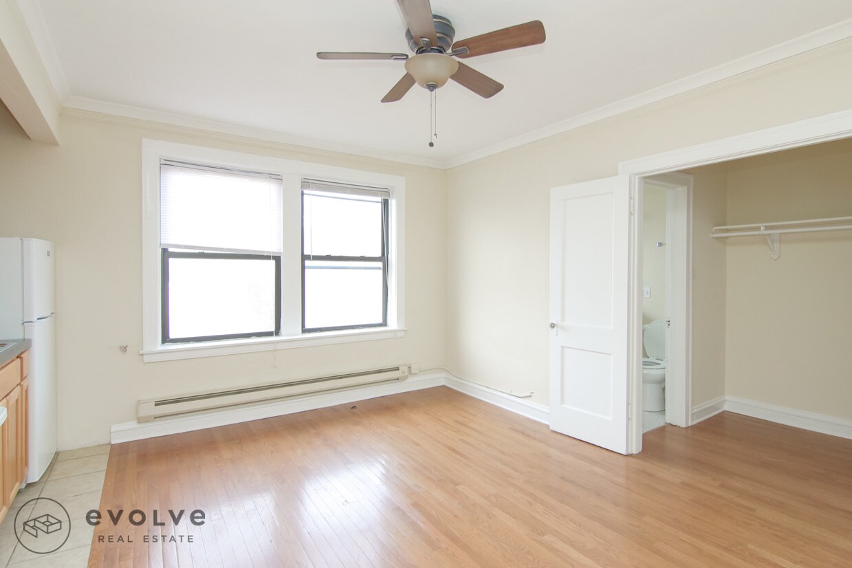 Primary Photo - 4546 N Damen Ave