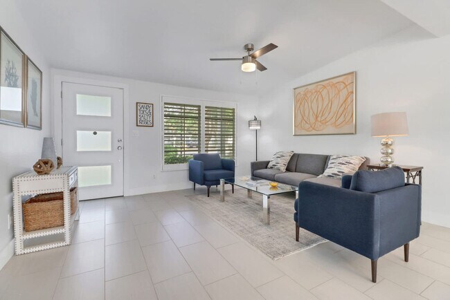 Foto del edificio - 2048 Harbor Ln