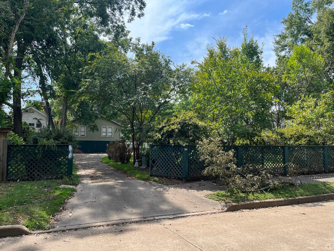 Foto principal - 912 Thornton Ave
