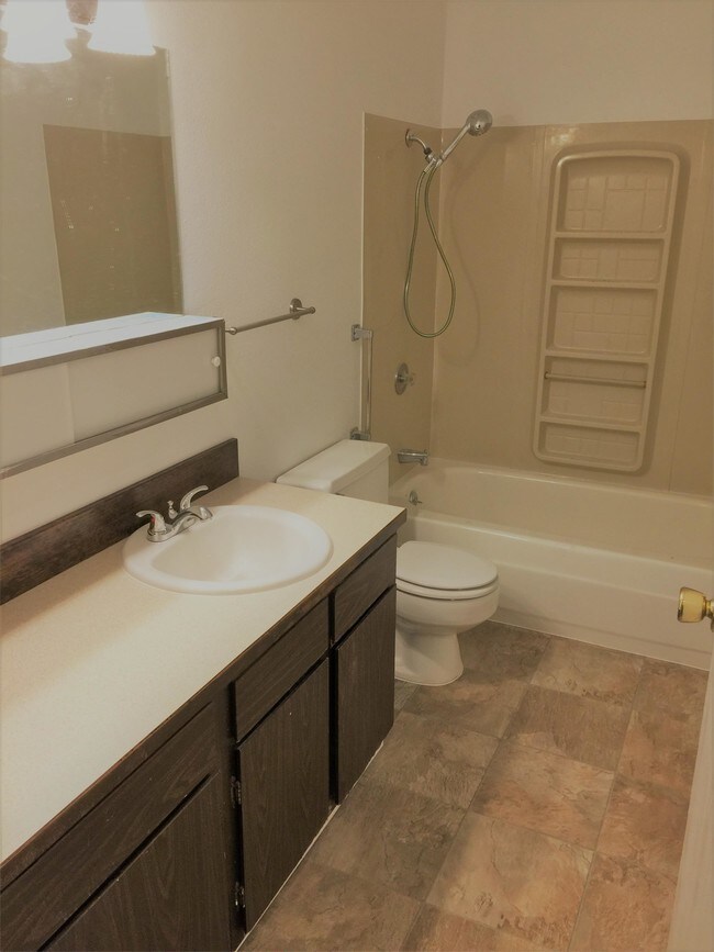 Building Photo - 1200 Woodside Dr