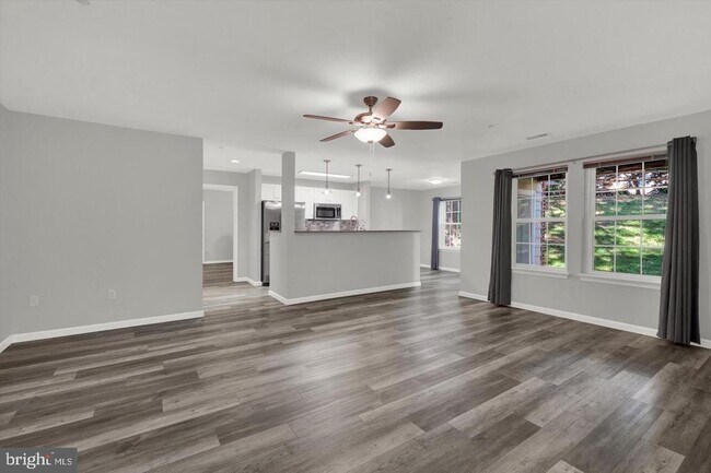 Foto del edificio - 2406 Ellsworth Way