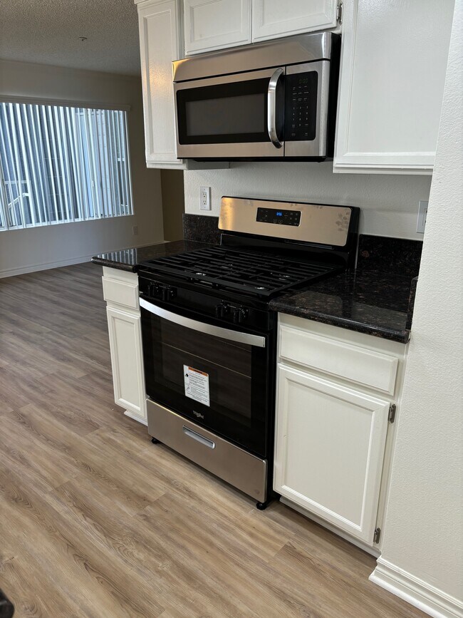 RANGO - The Newporter Apartments