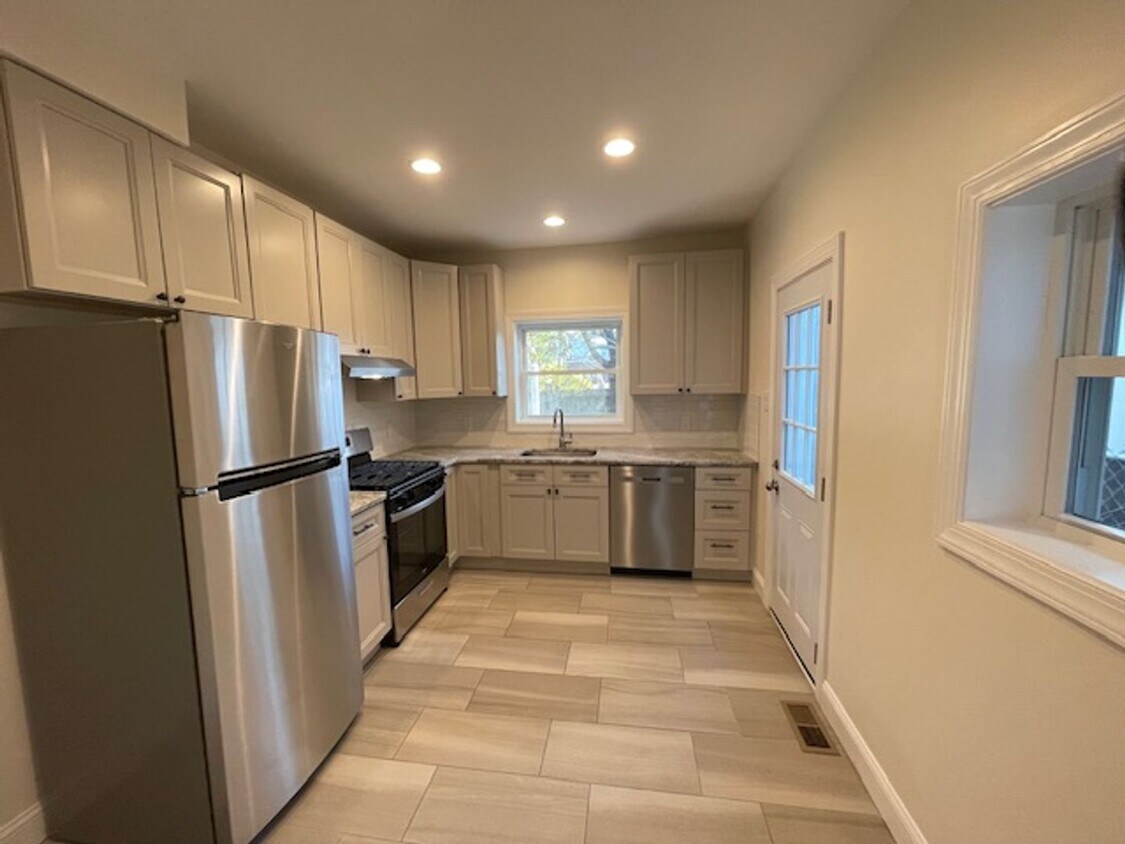 Primary Photo - Beautifully Remodeled 3-Bedroom Home in Po...