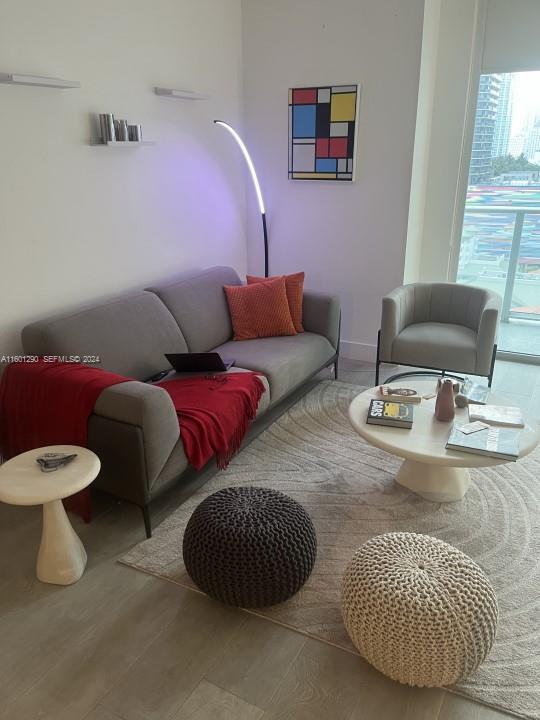 Foto del edificio - 1100 S Miami Ave