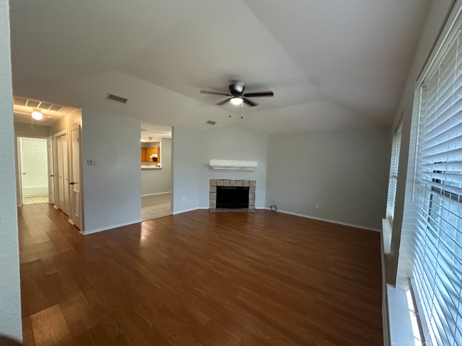 Photo - 319 Shea St Apartment