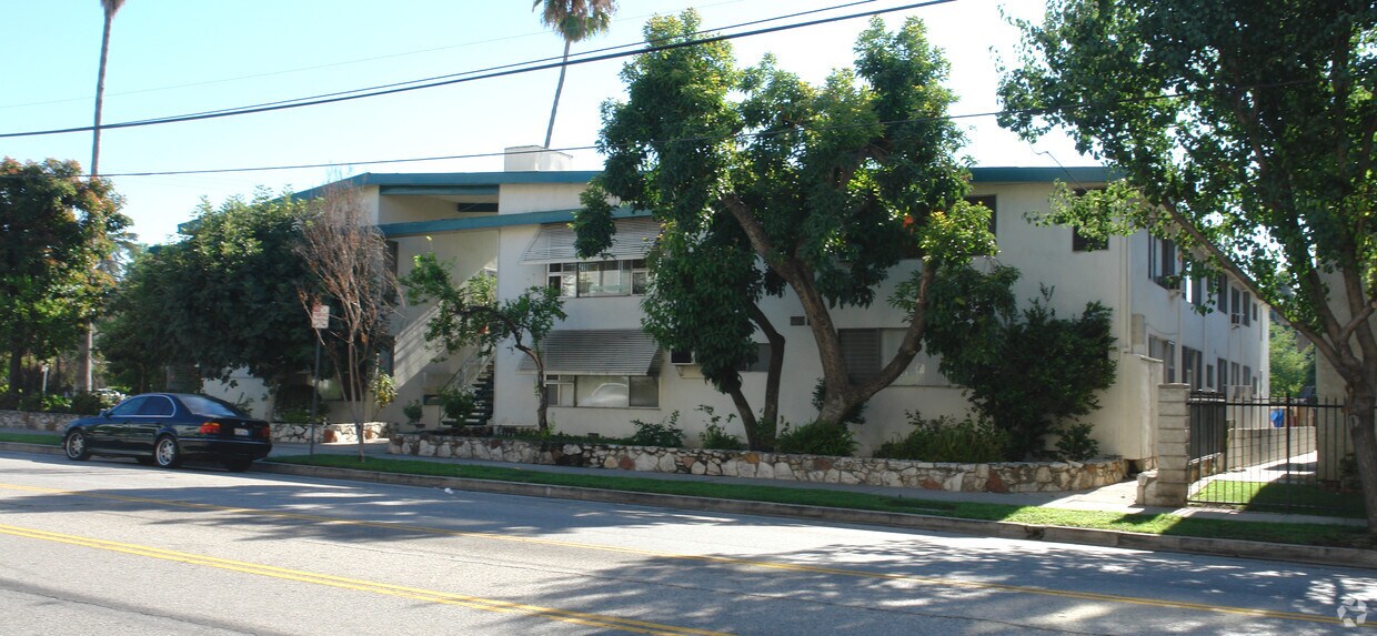 Foto del edificio - 4266 Fulton Ave