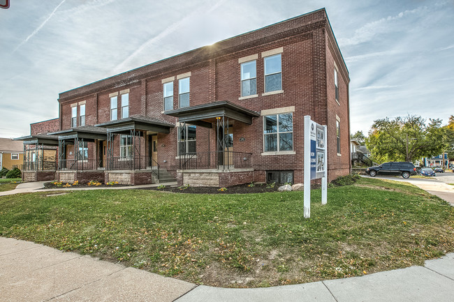 Gifford Park Rows Apartments - Omaha, NE | Apartments.com