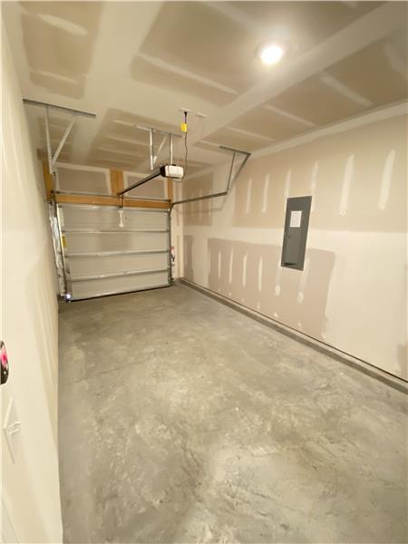 Building Photo - 180 Benelli Dr