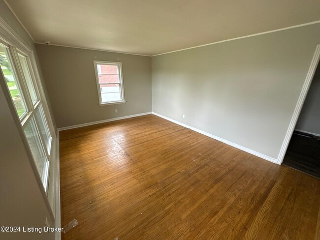 Foto del edificio - 6108 Whispering Hills Blvd