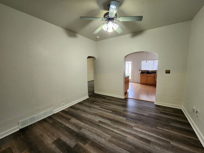 Foto del edificio - Sugarhouse Single Level 2 bd. 1 bath Single Family home!