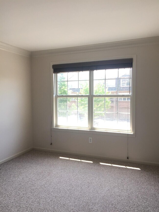 Building Photo - 2774 Barclay Way