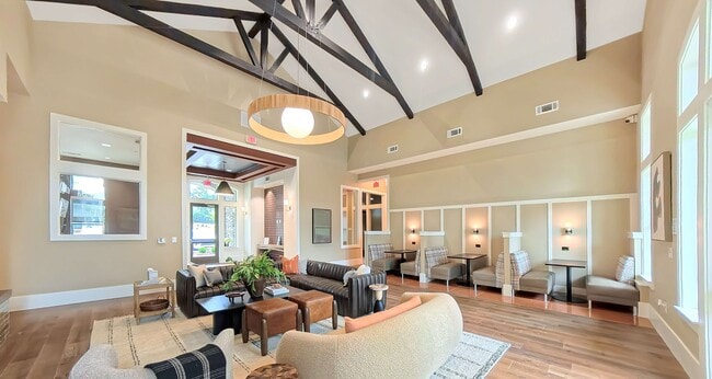 Salón del club - Creek Mill Apartments