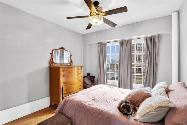 Foto del edificio - 309 N Prairie St