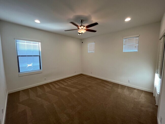Foto del edificio - 1146 N Olive St