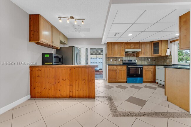 Building Photo - 12145 Begonia Way