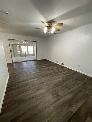 Building Photo - 4926 Pinehurst Dr