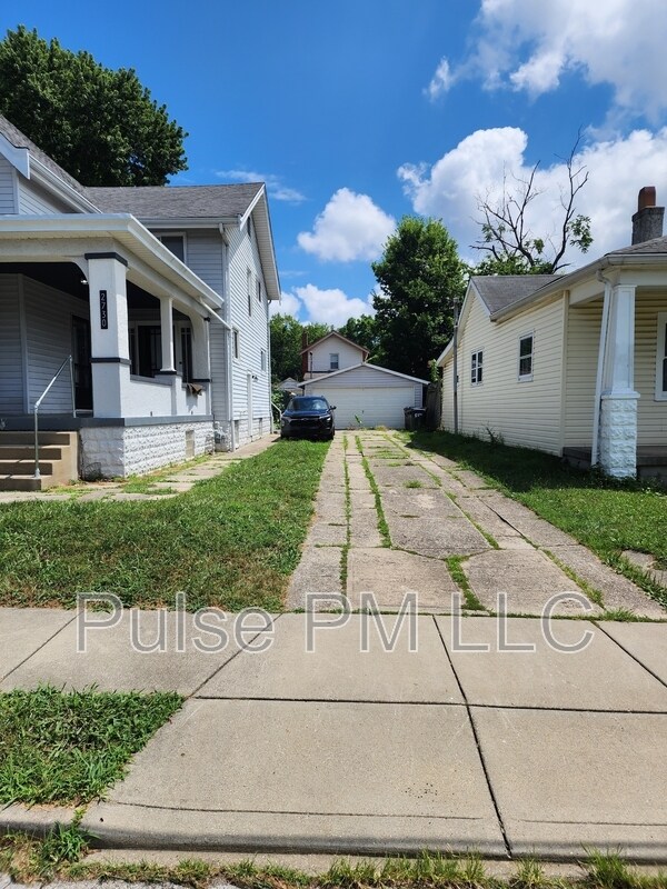 Building Photo - 2730 Dakota Ave