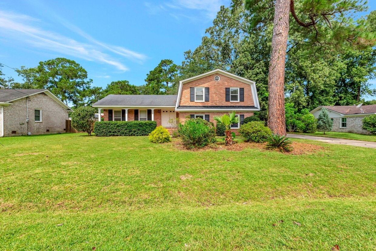Renovated Cul-de-Sac Gem with Large Yard - Wonderful 4BD Home in West Ashley!