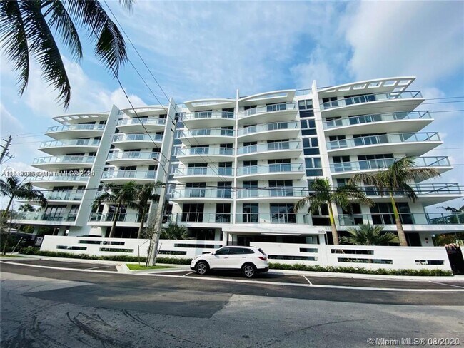 Foto del edificio - 13800 Highland Dr