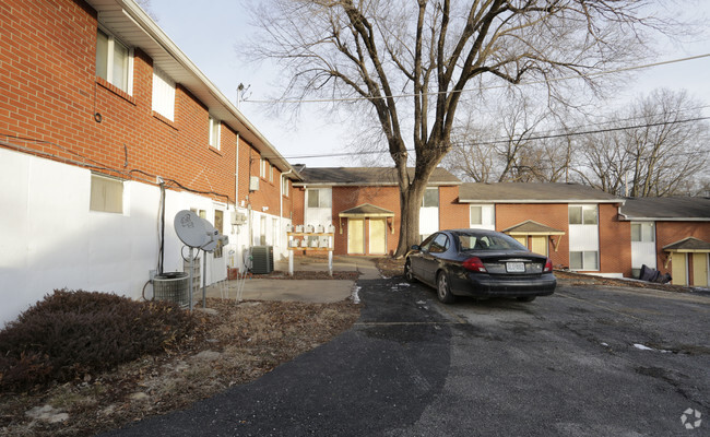 Building Photo - 901-903 NE 68th Ter