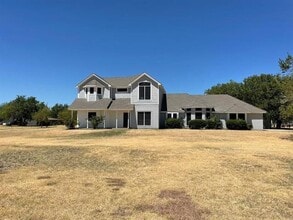 Building Photo - 2212 Virginia Ln