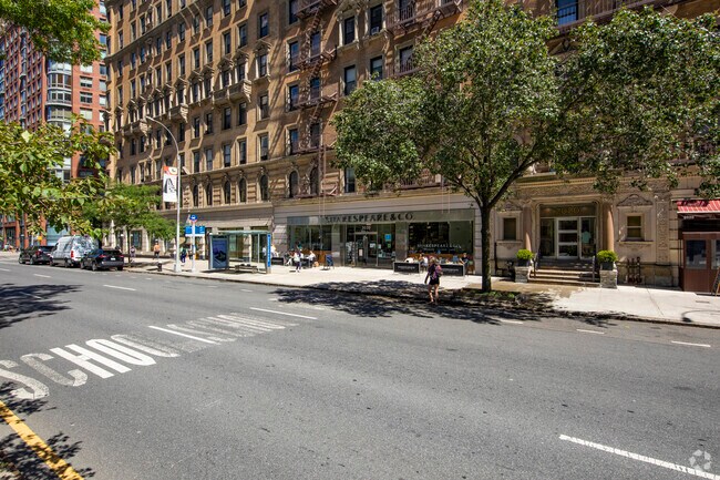 2020-2026 Broadway New York, NY 10023 - Seminole Hotel