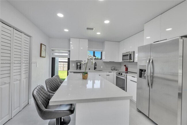 Foto del edificio - 6021 SW 19th St