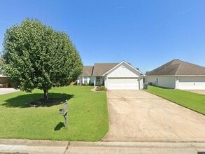 Building Photo - 3312 Derby Dr