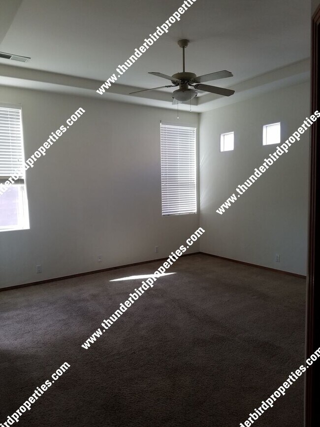 Building Photo - Beautiful and Spacious in NE Heights Gated...