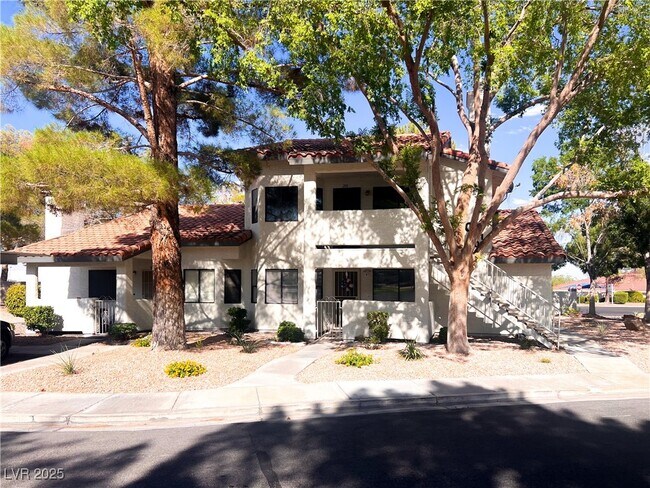 Foto del edificio - 2700 Baycliff Ct