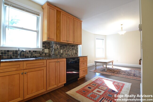 Building Photo - 9 Alcott St