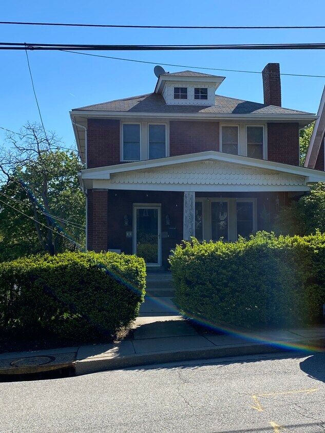 Welcome home. - 32 Ralston Pl