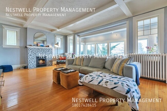 Building Photo - Charming Updated Home on Amazing Avenues