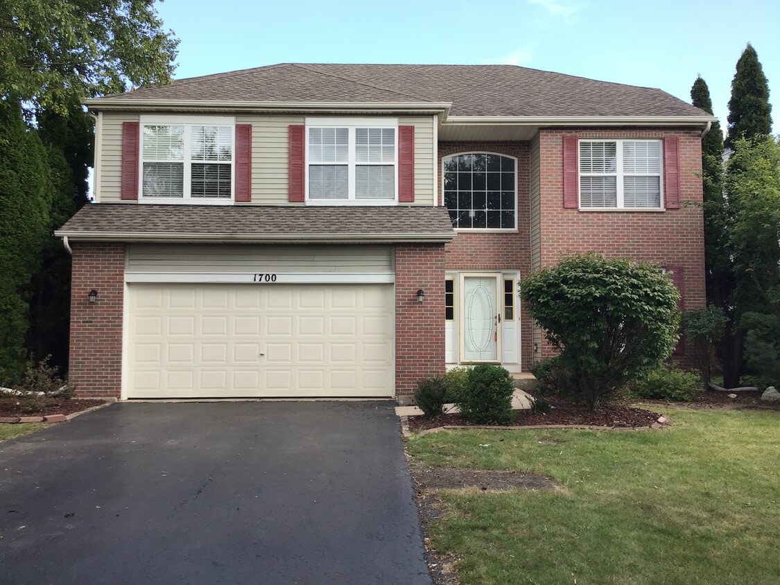 Primary Photo - 1700 Sierra Highlands Drive
