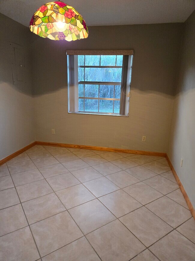 Foto del edificio - 4880 SE 44th St