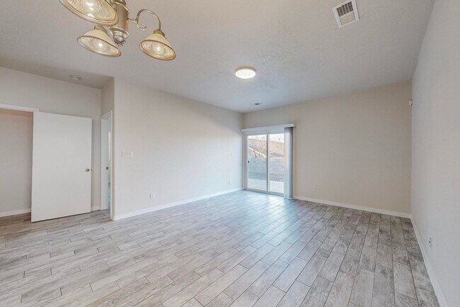 Foto del edificio - 5419 Saturnia Rd NW