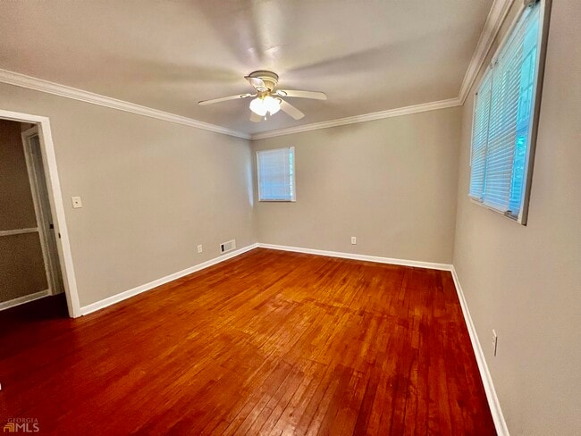 Building Photo - 225 Holmes Ave