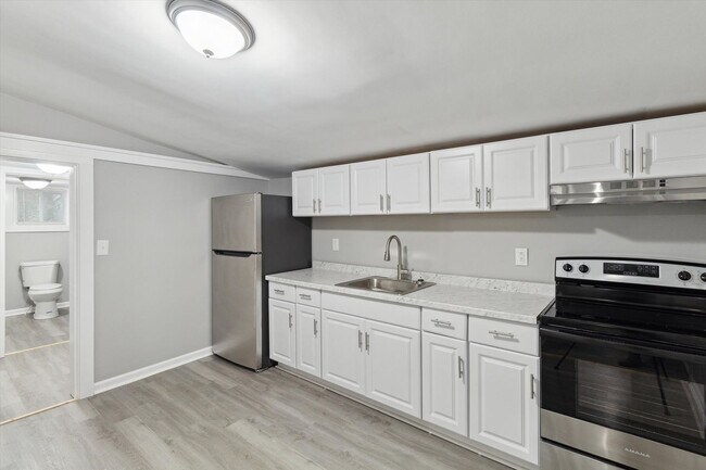 Foto del edificio - Huge Downtown 3BR (potential 4th)/2BA House For Rent