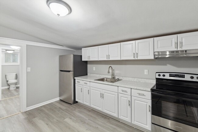 Building Photo - Large Downtown 3BR (potential 4th)/2BA House For Rent