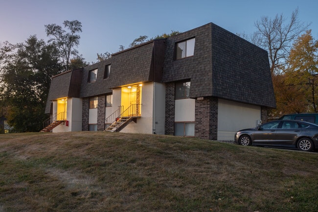 Building Photo - Valley Acres Apartments