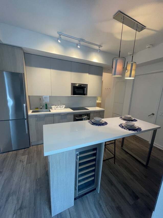 Photo du bâtiment - Flex Room - Selby St & Sherbourne St