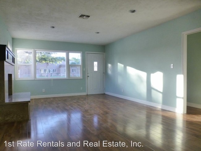 Foto del edificio - 5645 Crest Ave